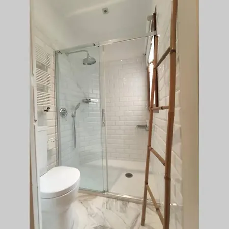Lujo En El Centro Y A Pie De Playa En *